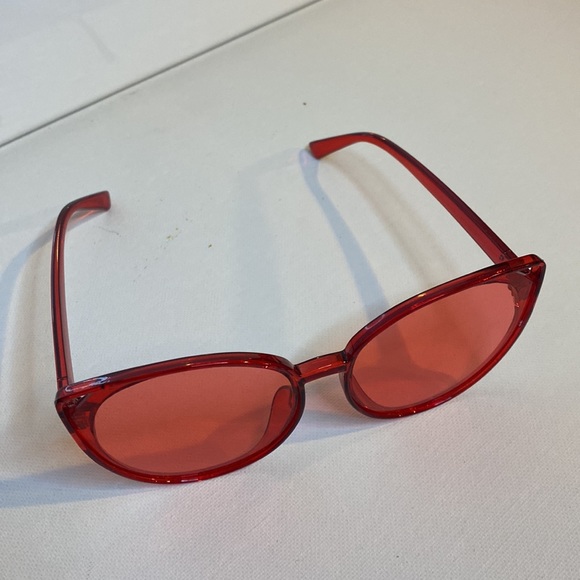 Red SHEIN circle framed lightweight summer sunglasses - Picture 5 of 5